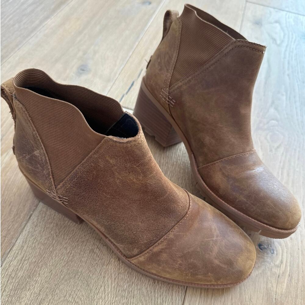 NWOT Sorel Distressed Brown Lug Sole Ankle Boot